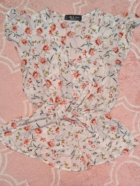Love Kuza Floral Tie-Front Blouse - White with Coral Flowers Size Medium